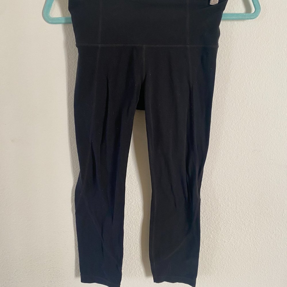Athleta crop black leggings